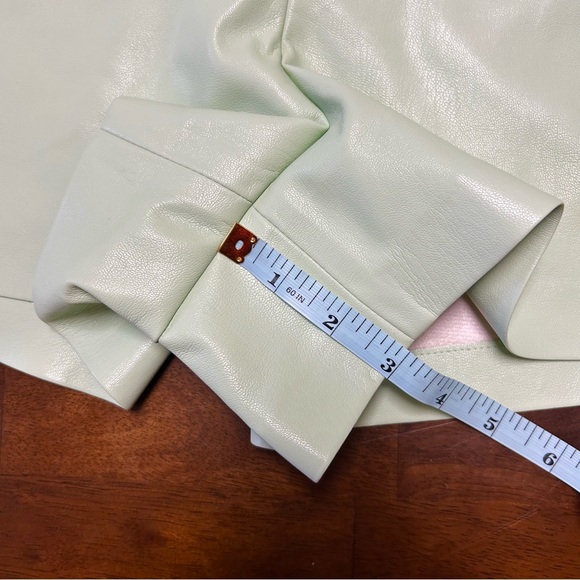 Alice + Olivia Faux Leather Green High-Waisted Shorts Size 10 - Picture 11 of 14